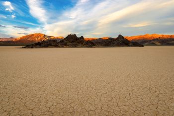 Travel The Legendary Death Valley, This Desert Region That Stretches To The Horizon--7