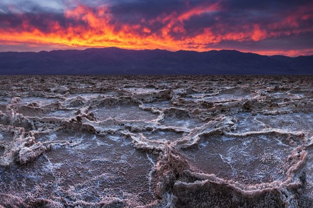 Travel The Legendary Death Valley, This Desert Region That Stretches To The Horizon--8