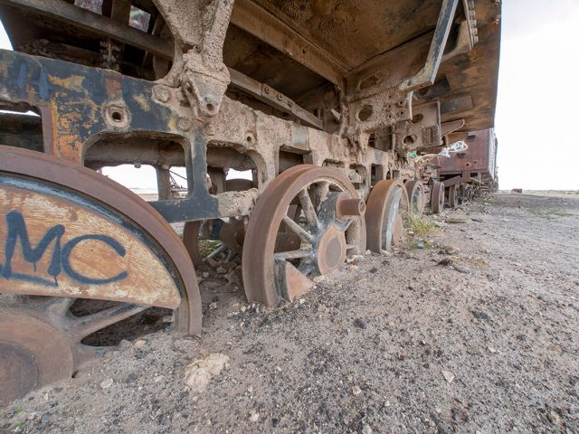 Desolate Beauty of These Abandoned Locomotives In Bolivian Desert--1