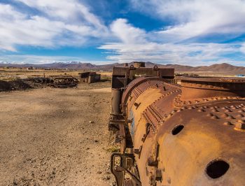 Desolate Beauty of These Abandoned Locomotives In Bolivian Desert--4