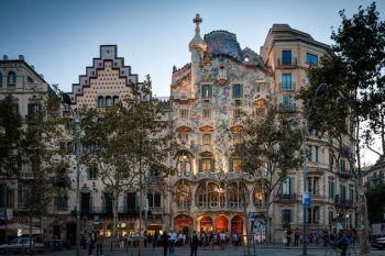 The 8 Most Sumptuous Works Of Legendary Architect Antoni Gaudi--4
