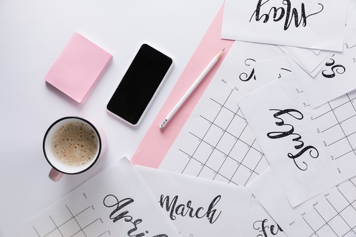 1 Desk with calendar sheets